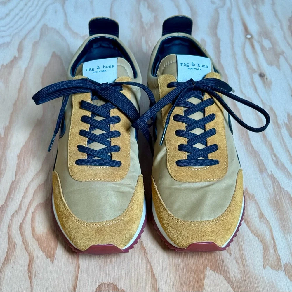 Rᴀɢ & Bᴏɴᴇ Wᴏᴍᴇɴ's Rᴇᴛʀᴏ Rᴜɴɴᴇʀ Sɴᴇᴀᴋᴇʀ ɪɴ Mᴜsᴛᴀʀᴅ - Picture 3 of 16